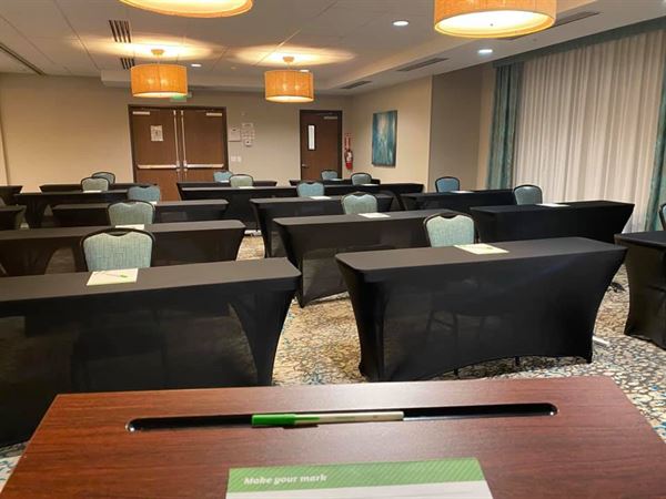 Holiday Inn & Suites Denver Tech Center-Centennial