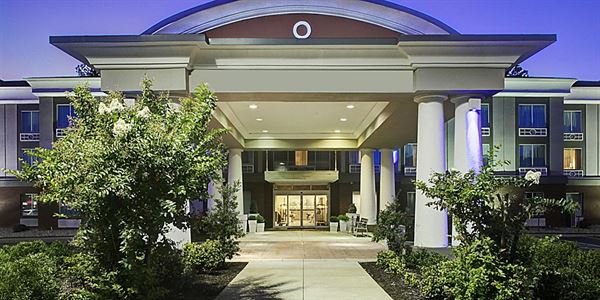 Holiday Inn Express & Suites Emporia