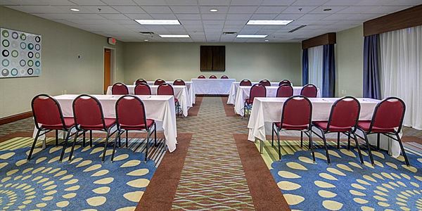 Holiday Inn Express & Suites Emporia