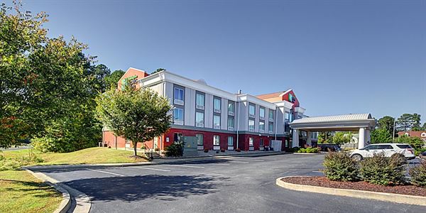 Holiday Inn Express & Suites Emporia
