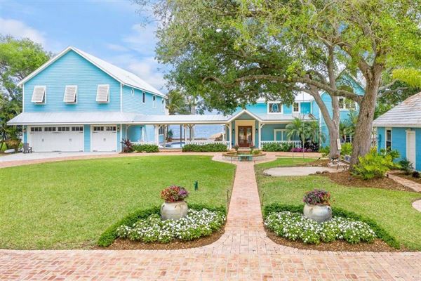 The Pineapple Estate EGAD