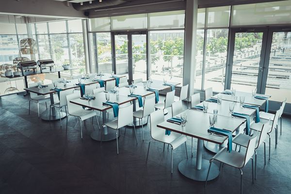 Nuevo Lakeside Event Space