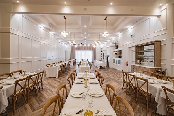 Flores and Pine Grillroom and Gathering