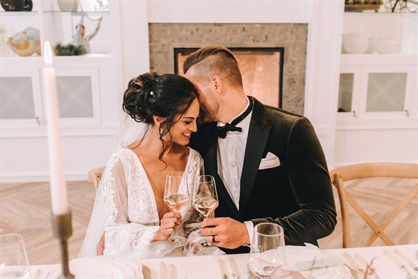 Flores and Pine Grillroom and Gathering