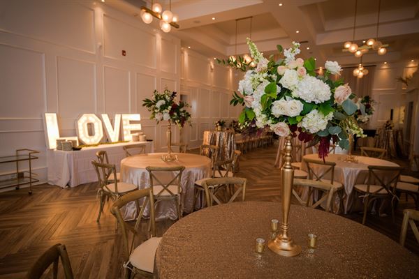 Flores and Pine Grillroom and Gathering