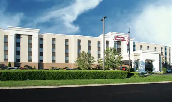 Hampton Inn & Suites Greensburg