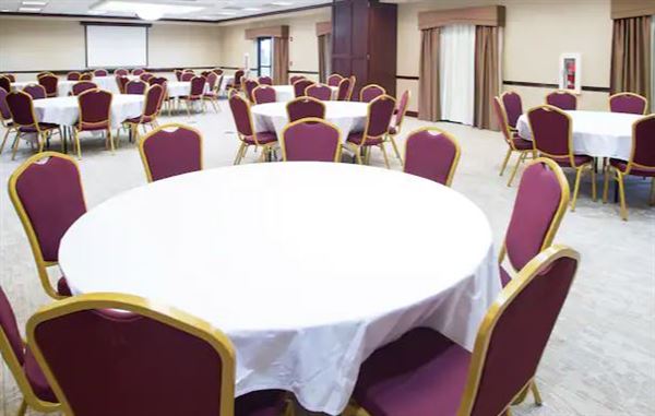 Hampton Inn & Suites Greensburg