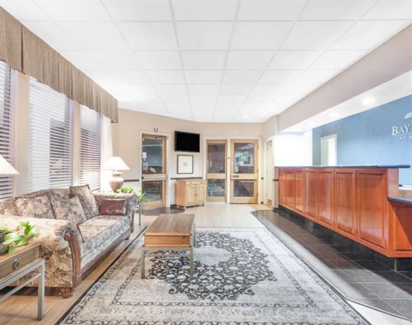 Baymont Inn & Suites Paris