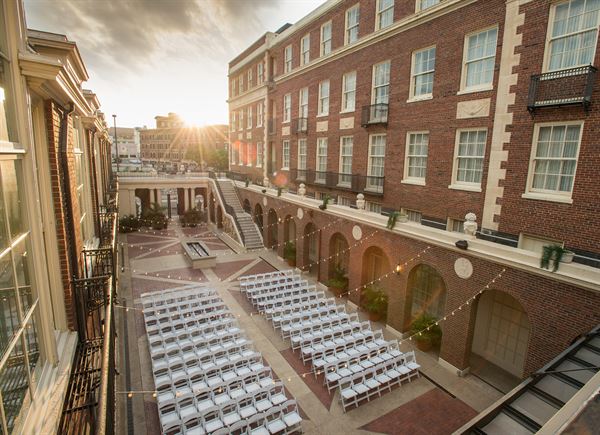 Magnolia Hotel Omaha