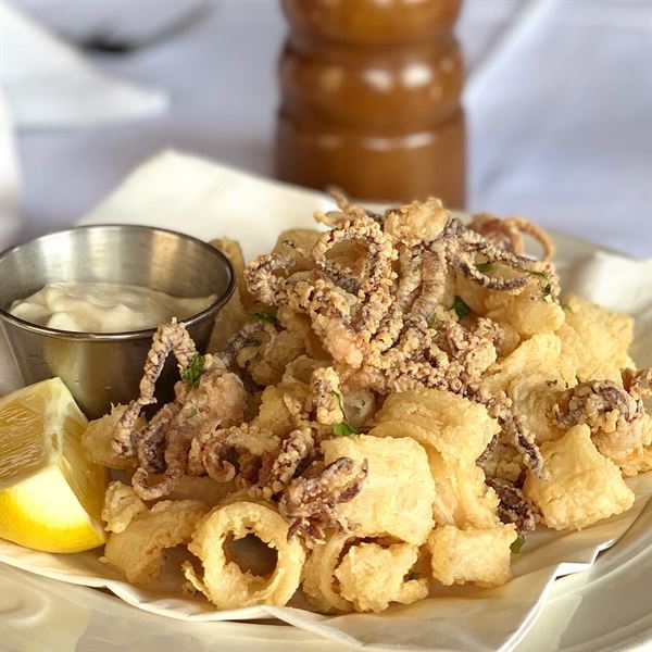 Mezza Luna Restaurant