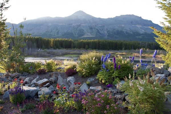 Summit Mountain Lodge and Steakhouse