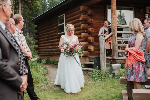 Summit Mountain Lodge and Steakhouse