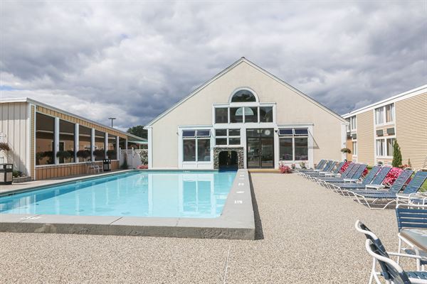 Best Western - Merry Manor Inn