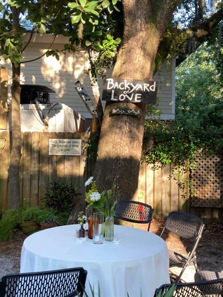 Hibiscus Coffee & Guesthouse