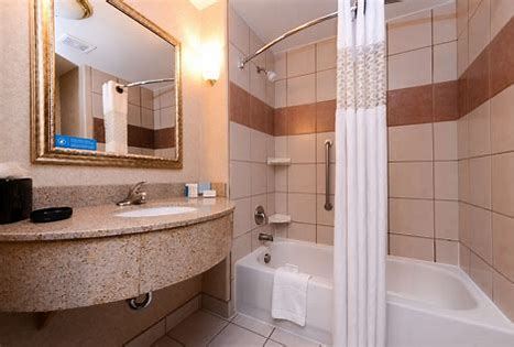 Hampton Inn & Suites Ontario