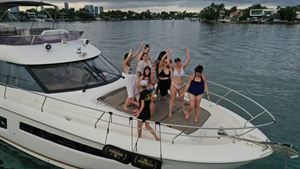 Luxury boat Aristocrat