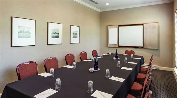 DoubleTree Suites by Hilton Hotel Mt. Laurel