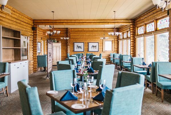 Overlander Mountain Lodge