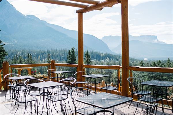 Overlander Mountain Lodge