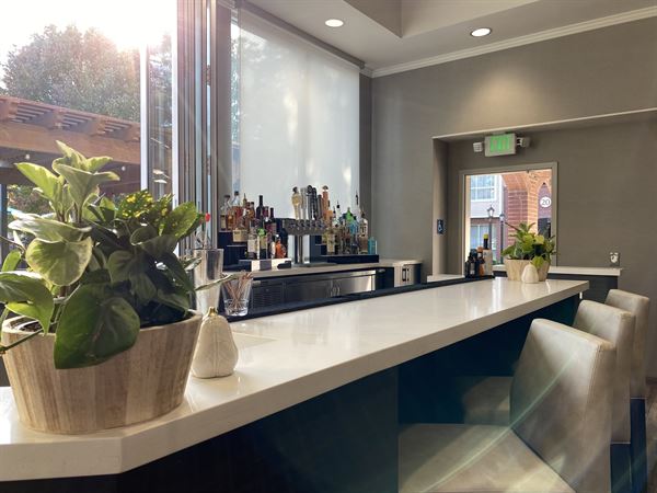 The Golden Finch at Residence Inn by Marriott Sacramento Airport Natomas