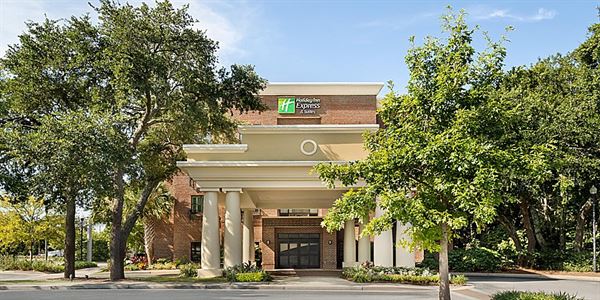 Holiday Inn Express & Suites Mt Pleasant-Charleston
