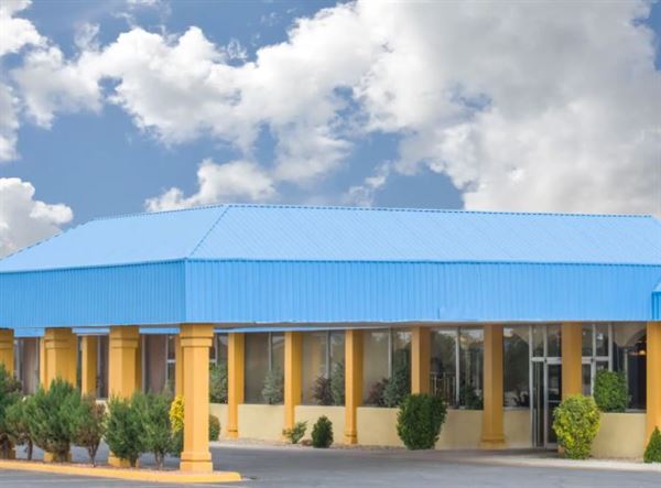 Days Inn & Suites Clovis