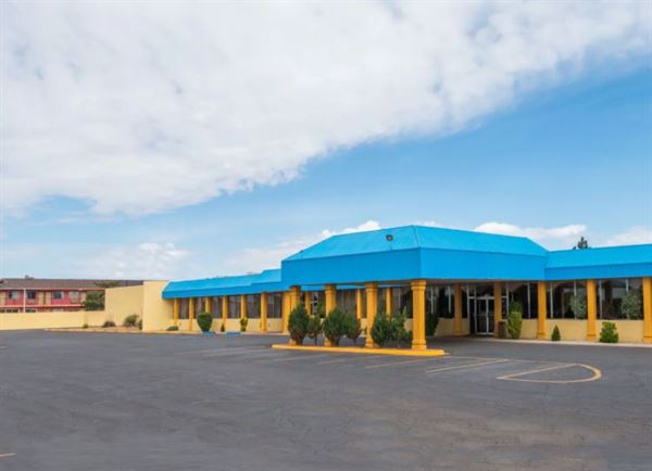 Days Inn & Suites Clovis