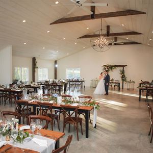 Secret Garden, Patio, Barr & Barrel Room