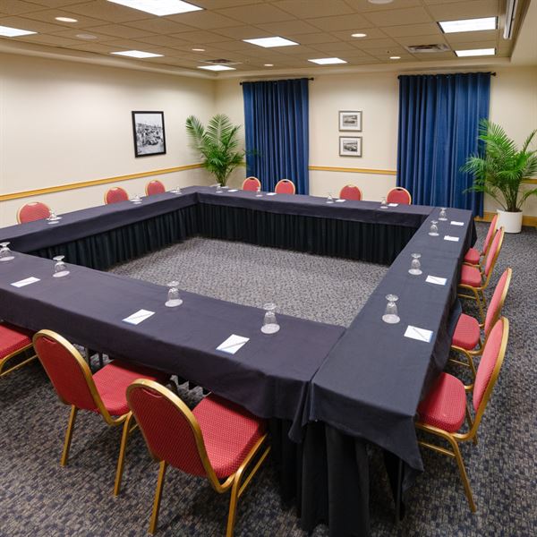 Seven Sebring Raceway Hotel