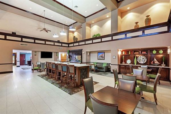 Hampton Inn & Suites by Hilton