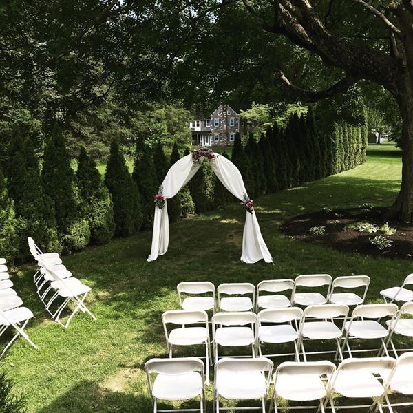 Bella Tori at the Mansion