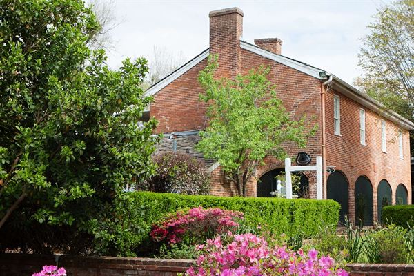 Monmouth Historic Inn