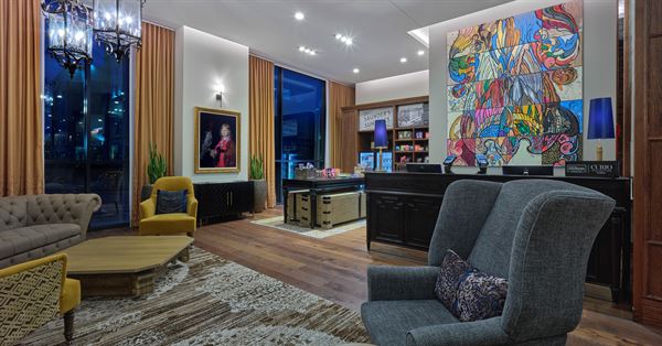 The Peregrine Hotel Omaha, Curio Collection by Hilton