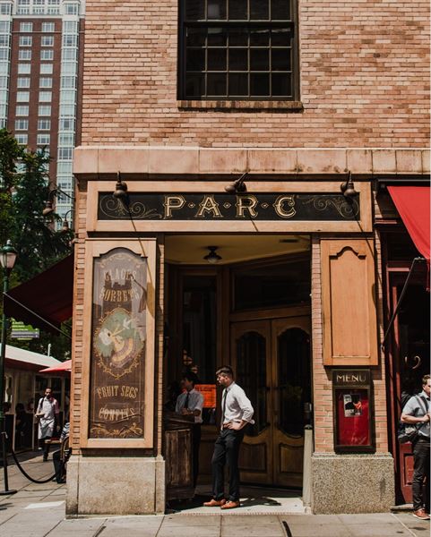 Parc Restaurant Bistro & Cafe