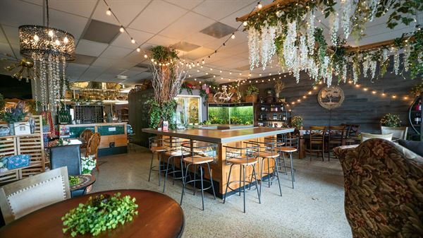 Magnolia Wine Garden