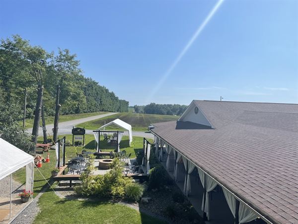 Vino's Den at Deer Creek