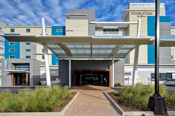 DoubleTree by Hilton Virginia Beach Oceanfront South