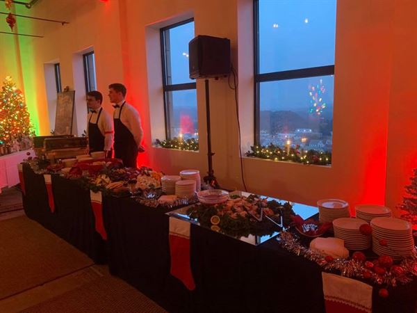 The Pines Eatery & Spirits