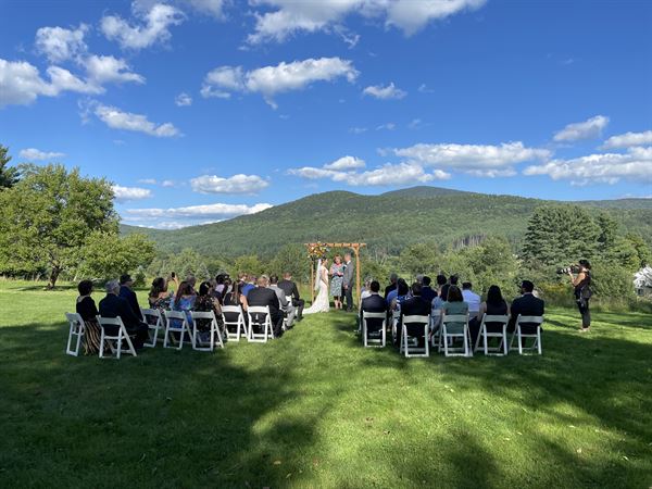 1824 House Inn + Barn