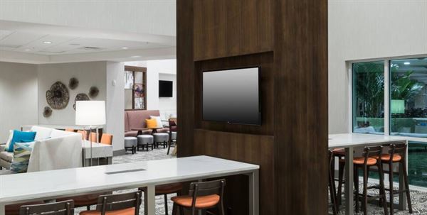 Hampton Inn & Suites / Home2 Suites