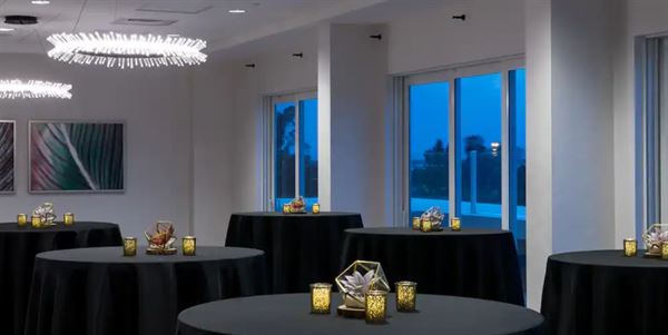 Hampton Inn & Suites / Home2 Suites