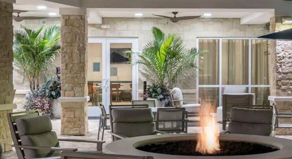 Hampton Inn & Suites / Home2 Suites