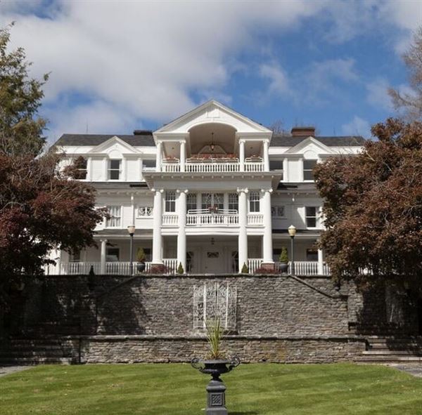 The Mansion at Noble Lane