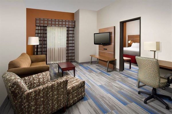Holiday Inn and Suites Charlottesville/Ruckersville