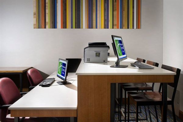 Holiday Inn and Suites Charlottesville/Ruckersville