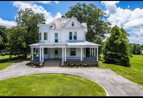 Enloe House Lodging & Events