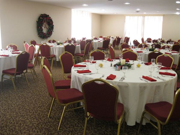 Echo Hotel And Conference Center