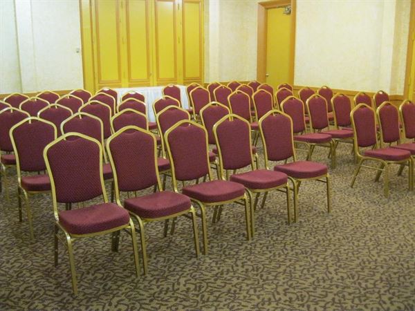 Echo Hotel And Conference Center