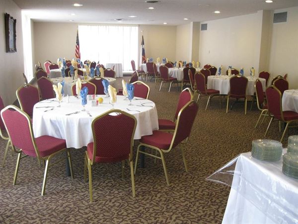 Echo Hotel And Conference Center