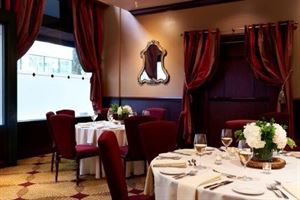 Restaurant & Club Room